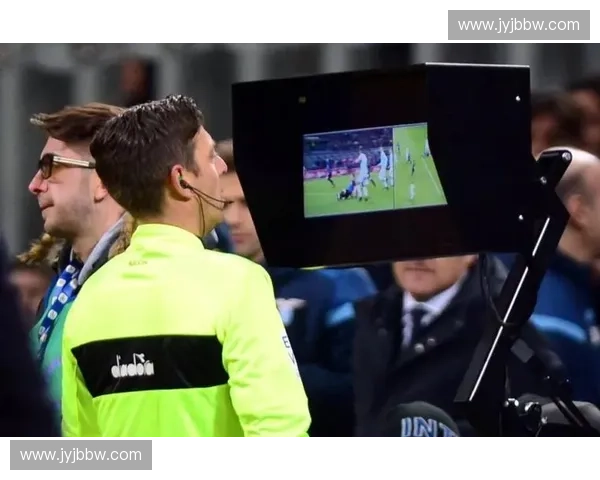 足球录像回放技术创新与发展趋势分析及其在比赛判罚中的应用探讨